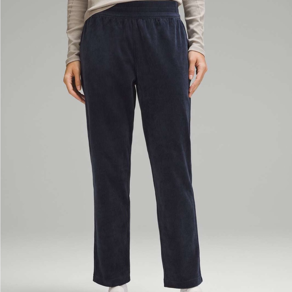 Lululemon Scuba Mid-Rise Wide-Leg Pant 7/8 Length *Velvet Cord size 8
